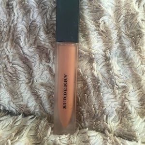 🌸Burberry liquid lip velvet No.1 Light nude🌸